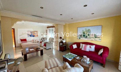 Resale - Villa - Albatera