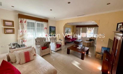Resale - Villa - Albatera
