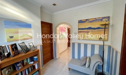 Resale - Villa - Albatera
