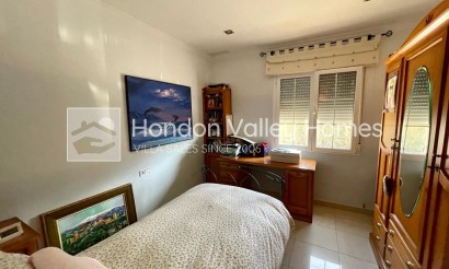 Resale - Villa - Albatera
