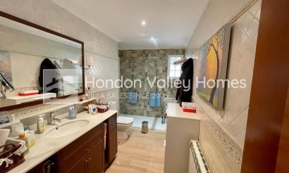 Resale - Villa - Albatera