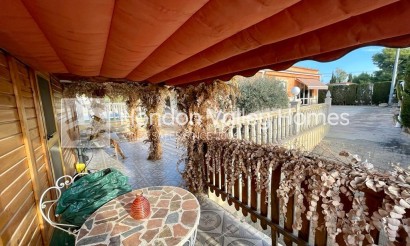 Resale - Villa - Albatera