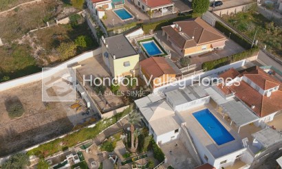 Resale - Villa - Albatera