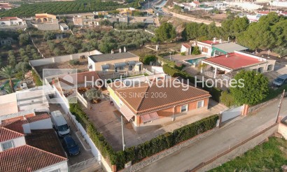 Resale - Villa - Albatera