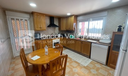 Resale - Villa - Albatera