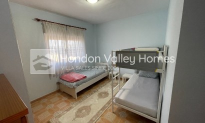 Resale - Villa - Albatera