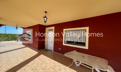 Resale - Villa - Albatera