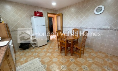 Resale - Villa - Albatera