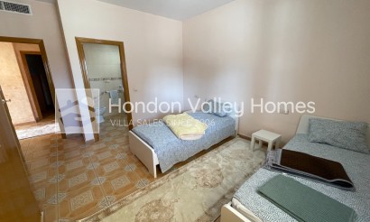 Resale - Villa - Albatera