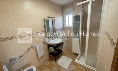 Resale - Villa - Albatera