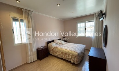 Resale - Villa - Crevillente