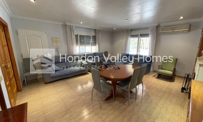 Resale - Villa - Crevillente