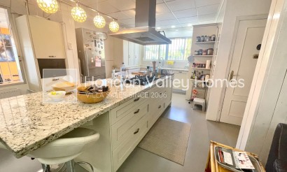 Resale - Finca / Country Property - Crevillente