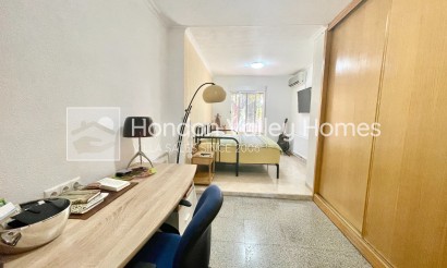 Resale - Finca / Country Property - Crevillente