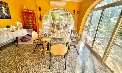 Resale - Finca / Country Property - Crevillente