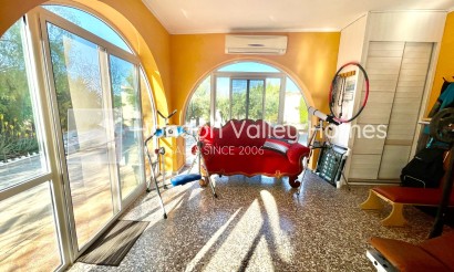 Resale - Finca / Country Property - Crevillente