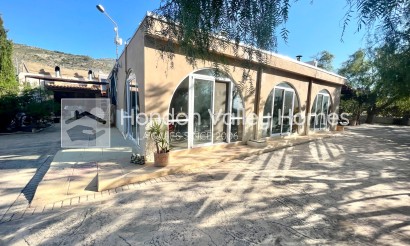 Resale - Finca / Country Property - Crevillente