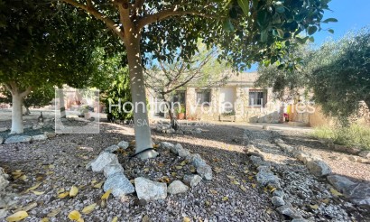 Resale - Finca / Country Property - Crevillente