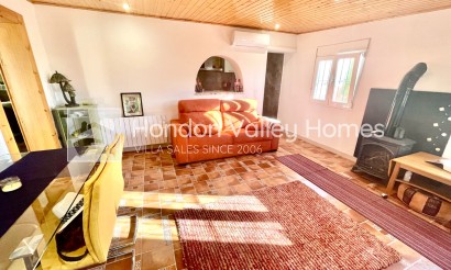 Resale - Finca / Country Property - Crevillente
