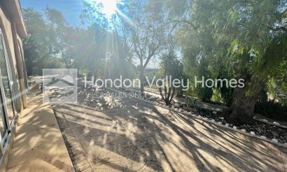 Resale - Finca / Country Property - Crevillente