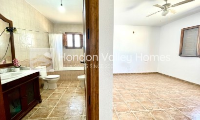 Resale - Villa - Catral