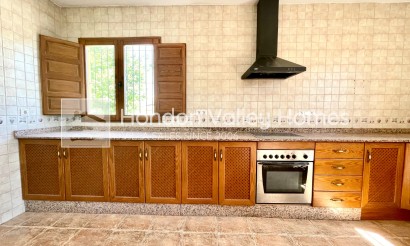 Resale - Villa - Catral