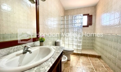 Resale - Villa - Catral