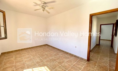 Resale - Villa - Catral