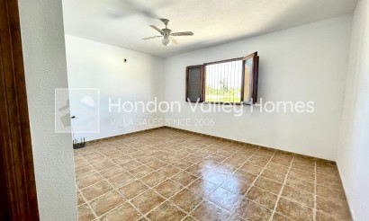 Resale - Villa - Catral