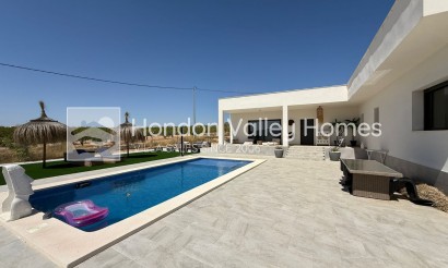 Resale - Villa - Pinoso
