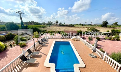 Resale - Villa - Catral