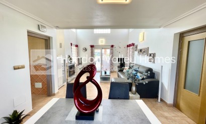 Resale - Villa - Catral