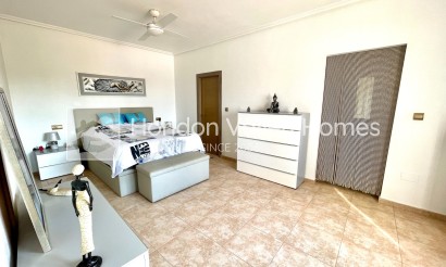 Resale - Villa - Catral