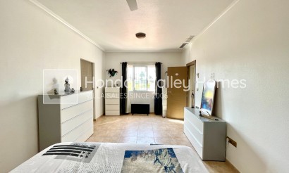 Resale - Villa - Catral