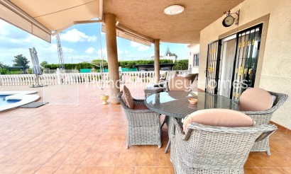 Resale - Villa - Catral