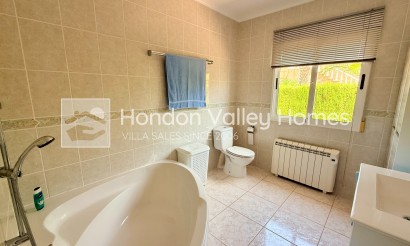 Resale - Villa - Hondón de las Nieves - La Montañosa