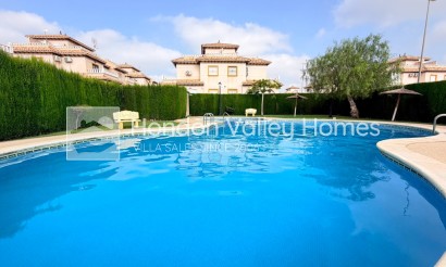 Wiederverkauf - Semi Detached Villa - Lomas de Cabo Roig - Orihuela Costa