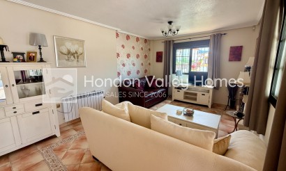 Resale - Villa - Detached - Hondón de las Nieves