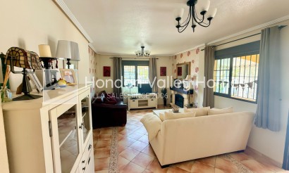Resale - Villa - Detached - Hondón de las Nieves