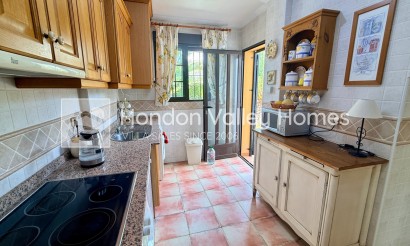 Resale - Villa - Detached - Hondón de las Nieves
