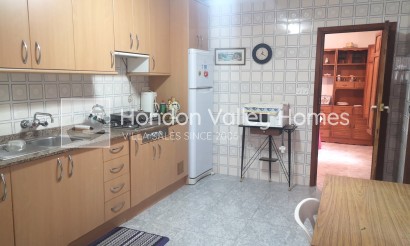 Resale - B. Town house - Los Montesinos