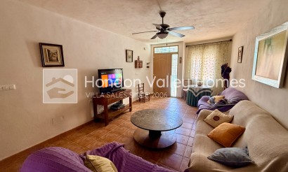 Resale - 2. Town house - El Canton