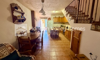 Resale - 2. Town house - El Canton