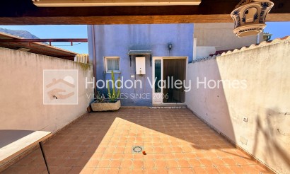Resale - 2. Town house - El Canton