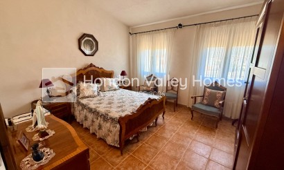 Resale - 2. Town house - El Canton