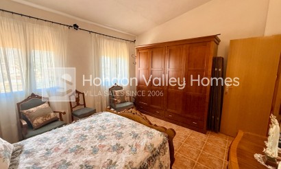 Resale - 2. Town house - El Canton