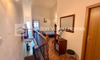 Resale - 2. Town house - El Canton