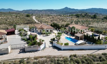 Herverkoop - Villa * - Macisvenda
