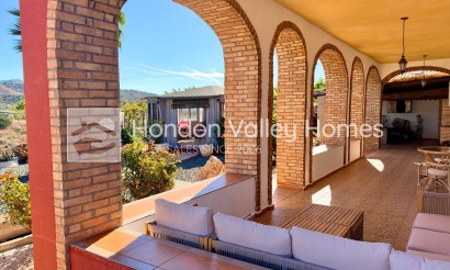 Reventa - Villa * - Macisvenda