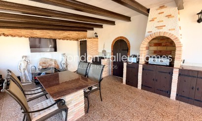 Reventa - Villa * - Macisvenda